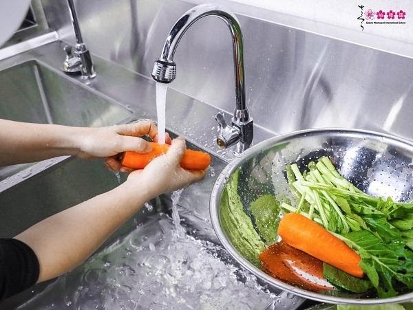 chế dộ dinh dưỡng rất quan trọng với trẻ mầm non