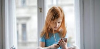 trẻ em sử dụng smartphone an toàn