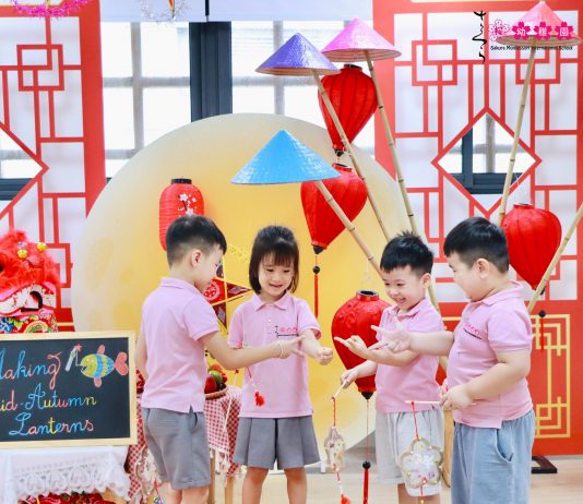 LÀM ĐÈN TRUNG THU HANDMADE: TÁI HIỆN NÉT VĂN HÓA TRUYỀN THỐNG Làm đèn lồng trung thu - Ảnh 4