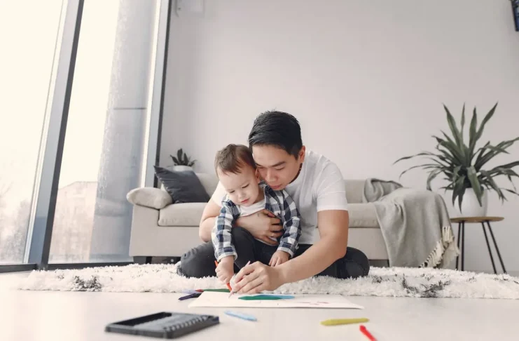 Sự đồng hành của bố mẹ giúp bé 2 tuổi tiếp thu kiến thức hiệu quả và vui vẻ hơn