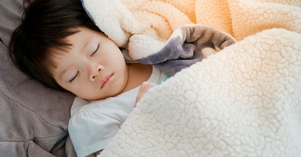 Môi trường ngủ yên tĩnh, thoải mái giúp bé 3 tuổi ngủ ngon giấc hơn