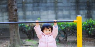 Trẻ 3 tuổi phát triển mạnh mẽ cả vận động thô và vận động tinh, mở ra nhiều cơ hội học hỏi và khám phá