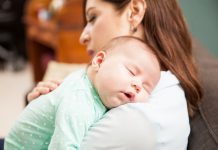 Trẻ 5 tháng tuổi nên ngủ 14-16 tiếng một ngày