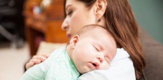Trẻ 5 tháng tuổi nên ngủ 14-16 tiếng một ngày