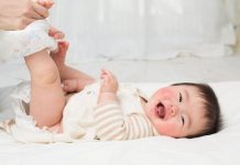 Bé ngủ sâu, bỉm khô – không hẳn là điều bất thường nếu ban ngày bé vẫn ăn bú khỏe mạnh