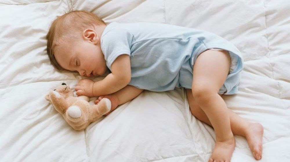 Khi nào bé ngủ nghiêng là dấu hiệu bất thường?