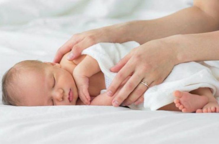 Hiện tượng trẻ 5 tháng khóc thét khi đang ngủ