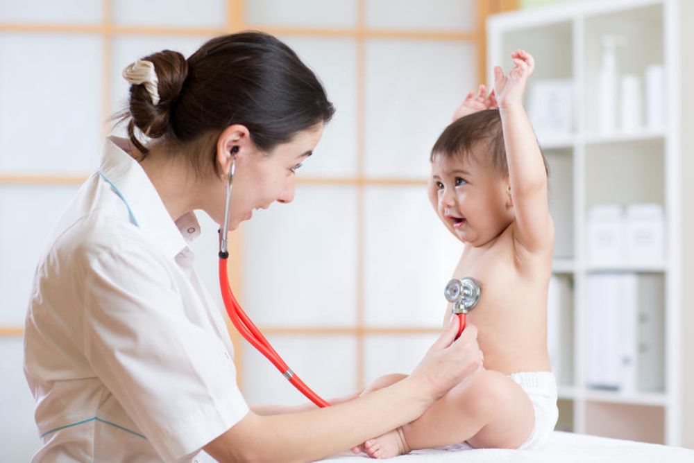 Đừng ngần ngại tham khảo ý kiến bác sĩ khi có bất kỳ lo lắng nào về sự phát triển của con
