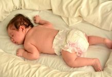 Cách xử lý đúng khi trẻ nằm sấp khi ngủ