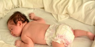 Cách xử lý đúng khi trẻ nằm sấp khi ngủ