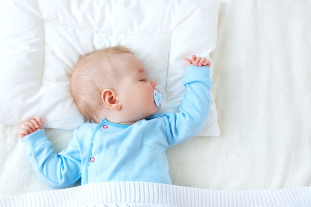 Thời điểm vàng để bé bắt đầu dùng gối