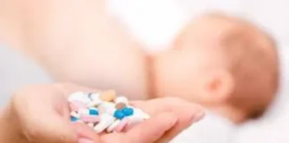 Luôn quan sát bé kỹ lưỡng khi dùng kháng sinh để phát hiện sớm các tác dụng phụ (Ảnh: sưu tầm internet).