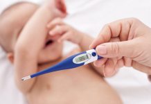 Viêm họng ở trẻ sơ sinh có thể diễn tiến nhanh, cha mẹ cần xử lý kịp thời để tránh biến chứng hô hấp nặng (Ảnh: sưu tầm internet).