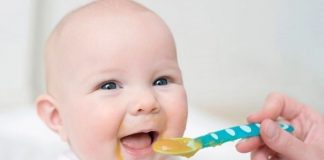 Bắt đầu hành trình ăn dặm của bé với những món ăn đơn giản, dễ tiêu hóa.