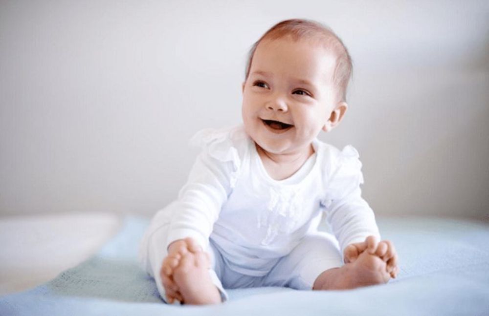 Hạn chế sử dụng ghế tập ngồi để khuyến khích bé vận động chủ động