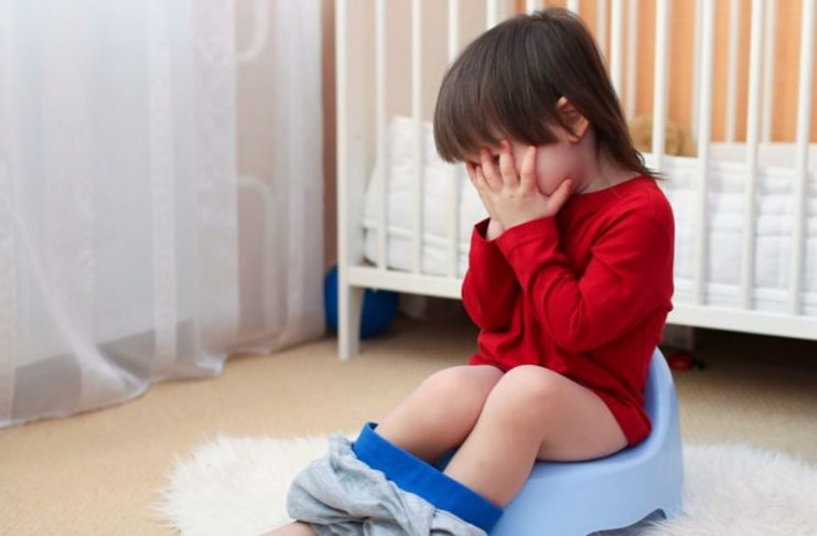 5 Sai lầm "kinh điển" của mẹ khiến con táo bón nặng